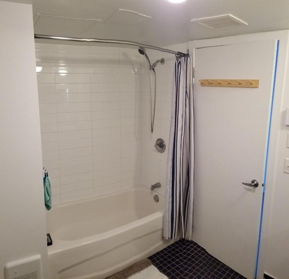 Very Nice, Clean And Quiet Double Next To Downtown *